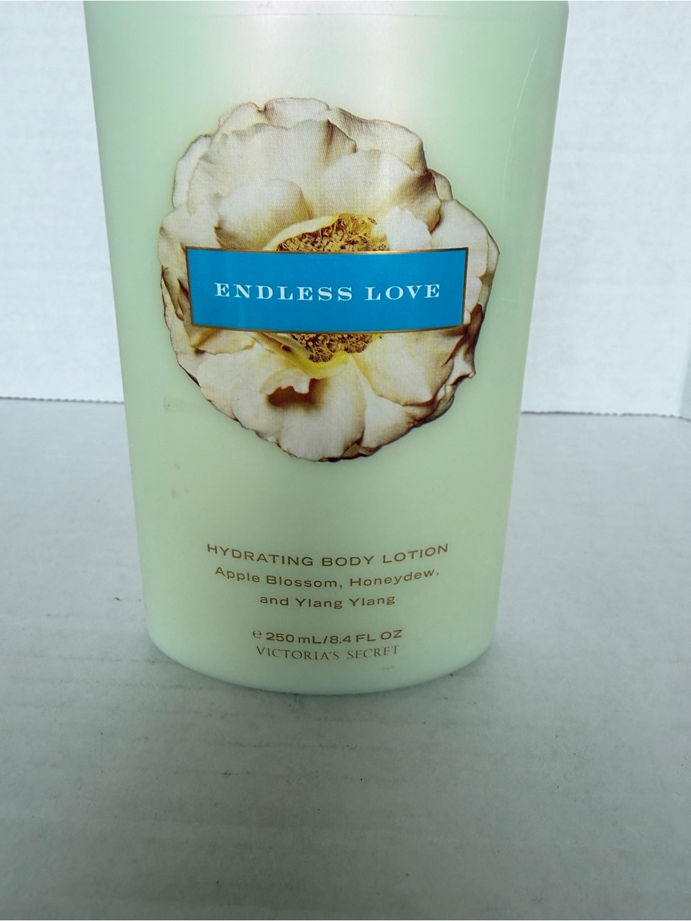Vintage Discontinued Victoria’s Secret Endless Love Body Lotion 60% Full 8.4 oz - Picture 2 of 5